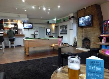 united-kingdom/clackmannanshire/bar/the-hollytree