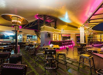 nepal/terai/bar/the-address-lounge