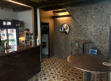 puerto-rico/arecibo-observatory/bar/al-lado