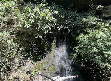 malaysia/mulu-national-park/bar/paku-waterfall