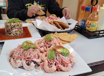 delaware/trap-pond-state-park/bar/la-perla