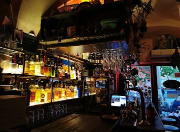 lithuania/vilnius/bar/who-hit-john