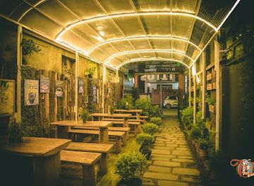 nepal/patan/patan-durbar-square/bar/titos-pub-n-lounge