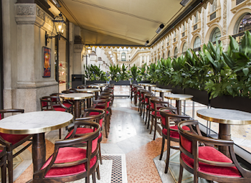 italy/milan/duomo/bar/camparino-in-galleria