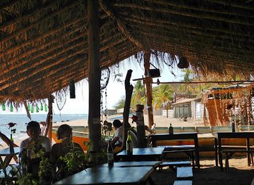 el-salvador/los-cobanos-beach/bar/bar-ballena