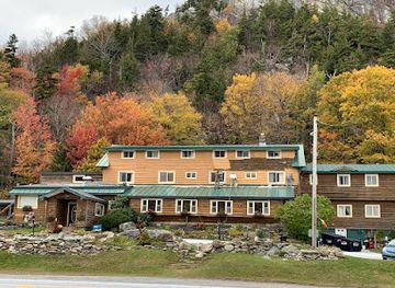 vermont/killington-ski-area/bar/inn-at-long-trail
