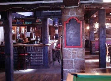 jersey/saint-brelade/bar/horse-hound