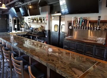 california/huntington-beach/bar/triple-crown-tavern