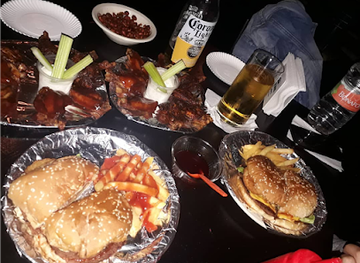 mexico/trans-mexican-volcanic-belt/bar/model-karaoke-bar-beer-wings