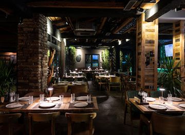 QUINCE Bistro & Bar