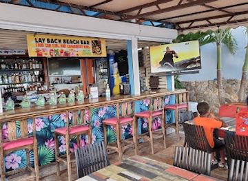 sint-maarten/oyster-pond/bar/layback-beach-bar-grill