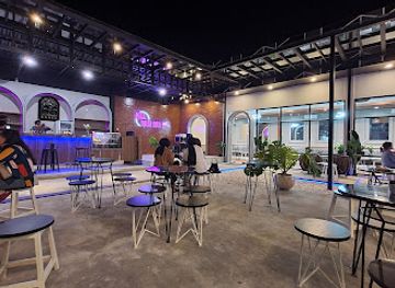 indonesia/east-java/bar/onnea-bar-lounge