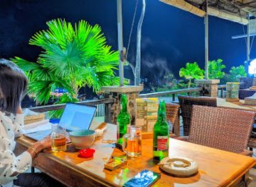 indonesia/east-nusa-tenggara/bar/warung-hafenblick-food-drink