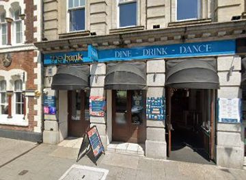 united-kingdom/wiltshire/bar/eighteen-bar-lounge