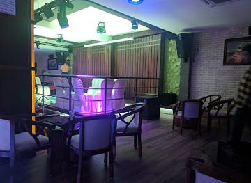 india/bhubaneswar/bar/live-it-up-club-bar-and-restaurant