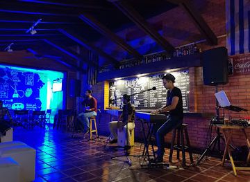 paraguay/asuncion/carmelitas/bar/heaven-resto-pub