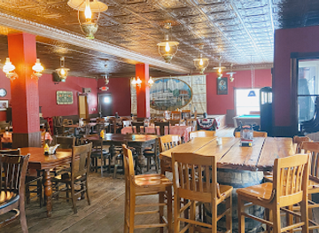 iowa/pikes-peak-state-park/bar/backwoods-bar-grill