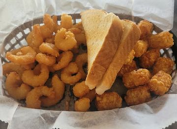 south-dakota/palisades-state-park/bar/baltic-corner