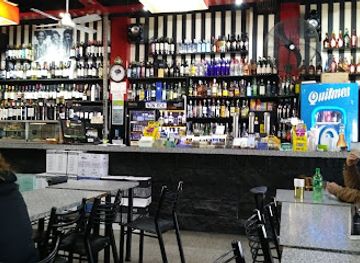 argentina/mesopotamia/bar/algo-distinto-rock-bar