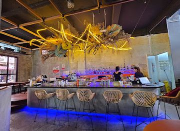 malaysia/kota-kinabalu/downtown-kota-kinabalu/bar/bar-flips