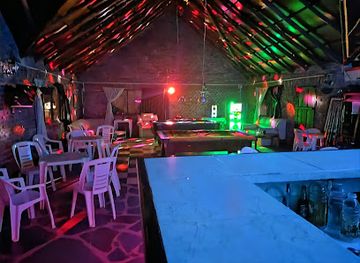 uruguay/rocha-coast/bar/lo-de-la-turca-pool-tragos-y-comidas