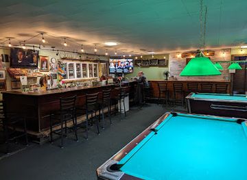 michigan/lower-peninsula/bar/hulbert-happy-hour