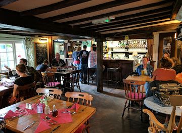 united-kingdom/wiltshire/bar/the-ivy-inn