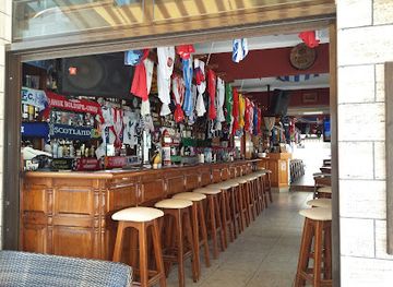 greece/south-aegean/bar/crossroads-bar