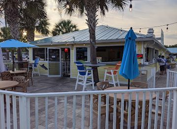 florida/st-augustine-beach/bar/ebb-tide-poolside-bar-and-grill