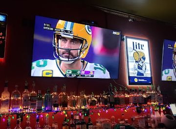 wisconsin/oshkosh/bar/bottoms-up