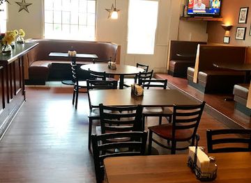 connecticut/housatonic-valley/bar/the-lodge-bar-grill