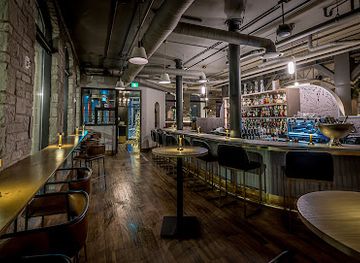 canada/kingston-and-the-islands/bar/heist-restaurant-wine-club