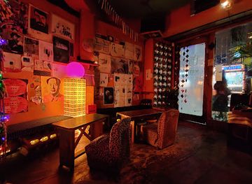 south-korea/seoul/hongdae/bar/vinyl