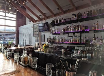 new-york/buffalo/canalside/bar/lockhouse-distillery-and-bar