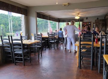 kentucky/sheltowee-trace-national-recreation-trail/bar/limestone-grille