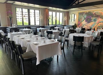 ohio/cleveland/university-circle/bar/wolf-pack-chorus