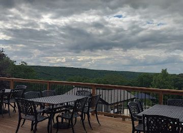 new-jersey/delaware-water-gap-national-recreation-area/bar/top-of-the-world-restaurant