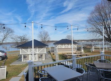 maryland/elk-neck-state-park/bar/unwined-on-the-water