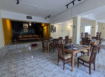 pakistan/chitral/bar/al-bustan-restaurant