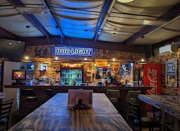 tennessee/northern-middle-tennessee/bar/tuck-s-bar