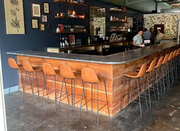 tennessee/memphis/midtown/bar/knifebird-wine-bar