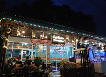 indonesia/lake-toba/bar/cafe-resto-putrilopian-ps