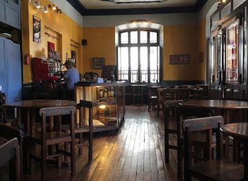 bolivia/potosi/san-lorenzo-church/bar/la-plata-cafe