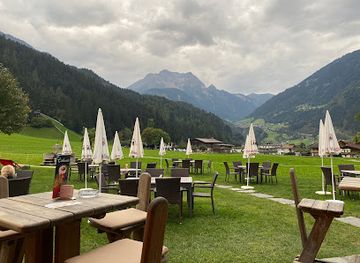 austria/mayrhofen/bar/stoaner-s-bienenhausl