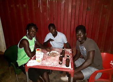 guinea-bissau/cacheu-region/bar/contentor-di-tony