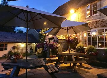 united-kingdom/the-cotswolds/bar/the-green-dragon-inn-pub-shop