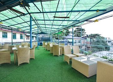 india/mcleodganj/bar/tyalu-bar-and-restaurant