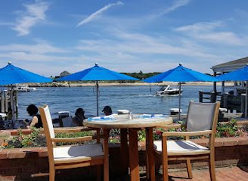 new-york/montauk/bar/gosman-s-restaurant