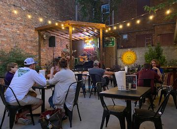 texas/red-river-valley/bar/crazy-8-s-sports-bar-grill