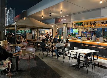 singapore/balestier/bar/deck-bar